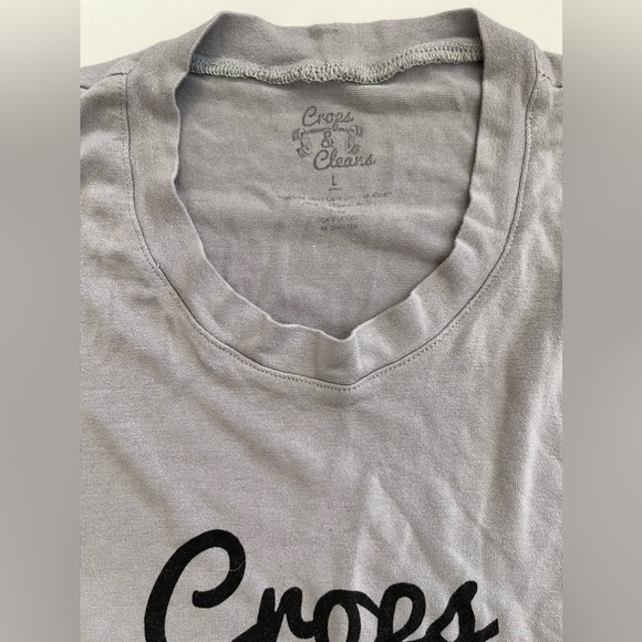 Grey Crops and Cleans muscle tank top - Picture 3 of 4